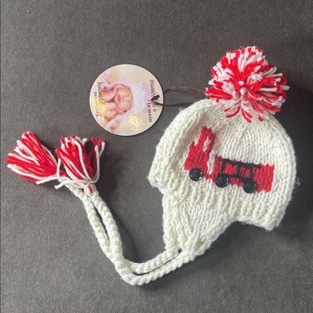 Daisy Baby Infant Boys Red White Firetruck Hat Beanie Pompom 0-6 months NEW - Picture 4 of 6
